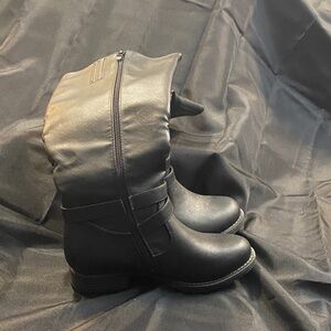 Women's Black Mid-Calf Heeled Boots with Side Zipper